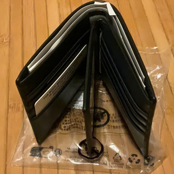 New Men’s Michael Kors Navy Bifold Wallet - Picture 2 of 6